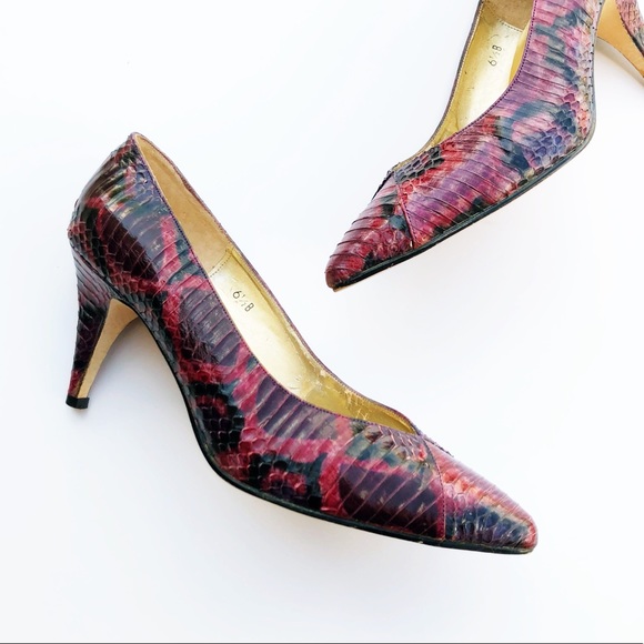 Vintage Shoes - VINTAGE Snakeskin Reptile Pointy Toe Pumps